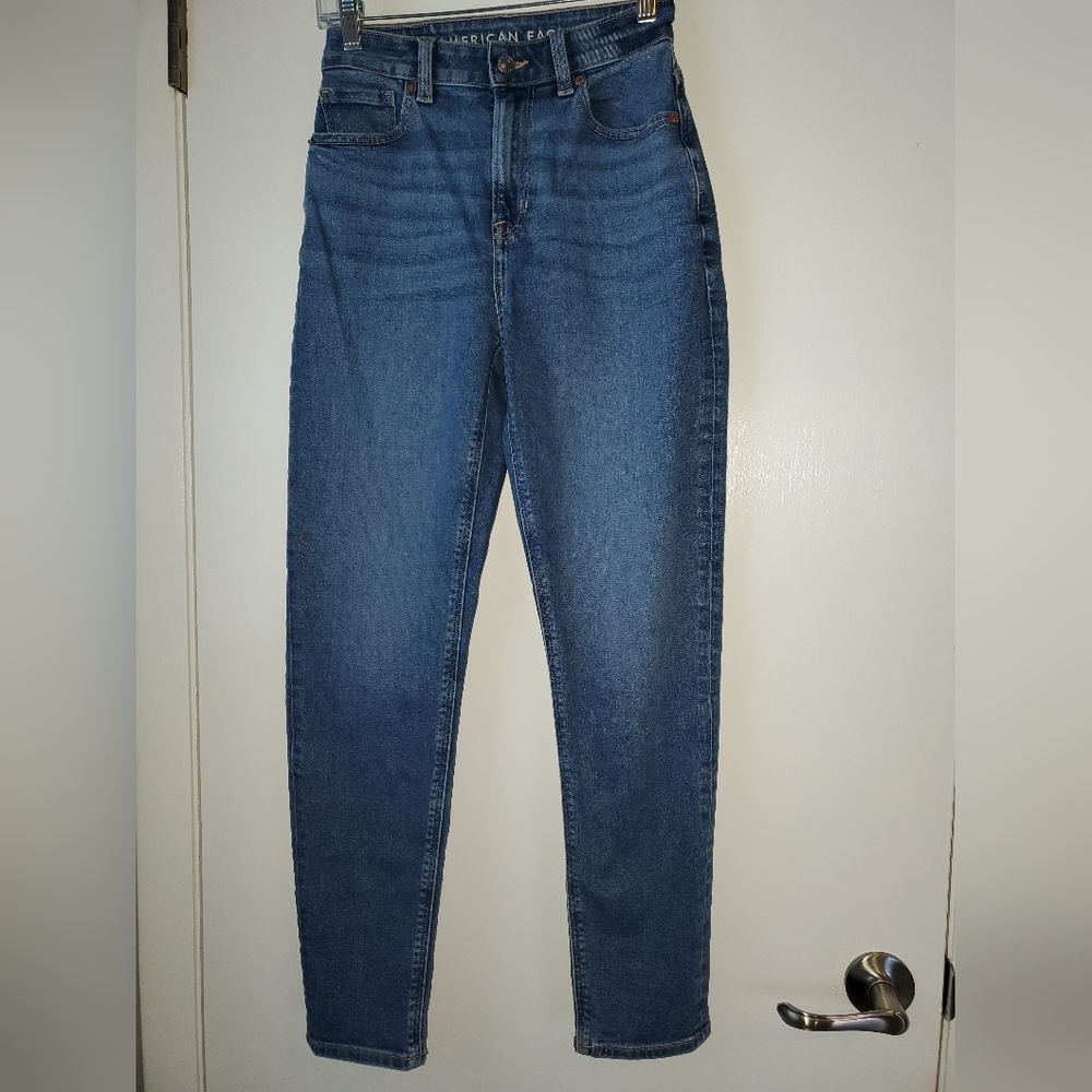 American Eagle mom jean